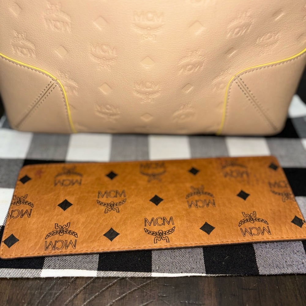 MCM Klara Shoulder leather Bag with Yellow Trim - Picture 15 of 15